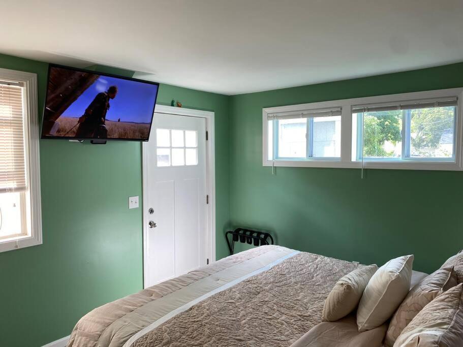 Sunny One Bedroom In Historic Downtown Dover Exterior photo